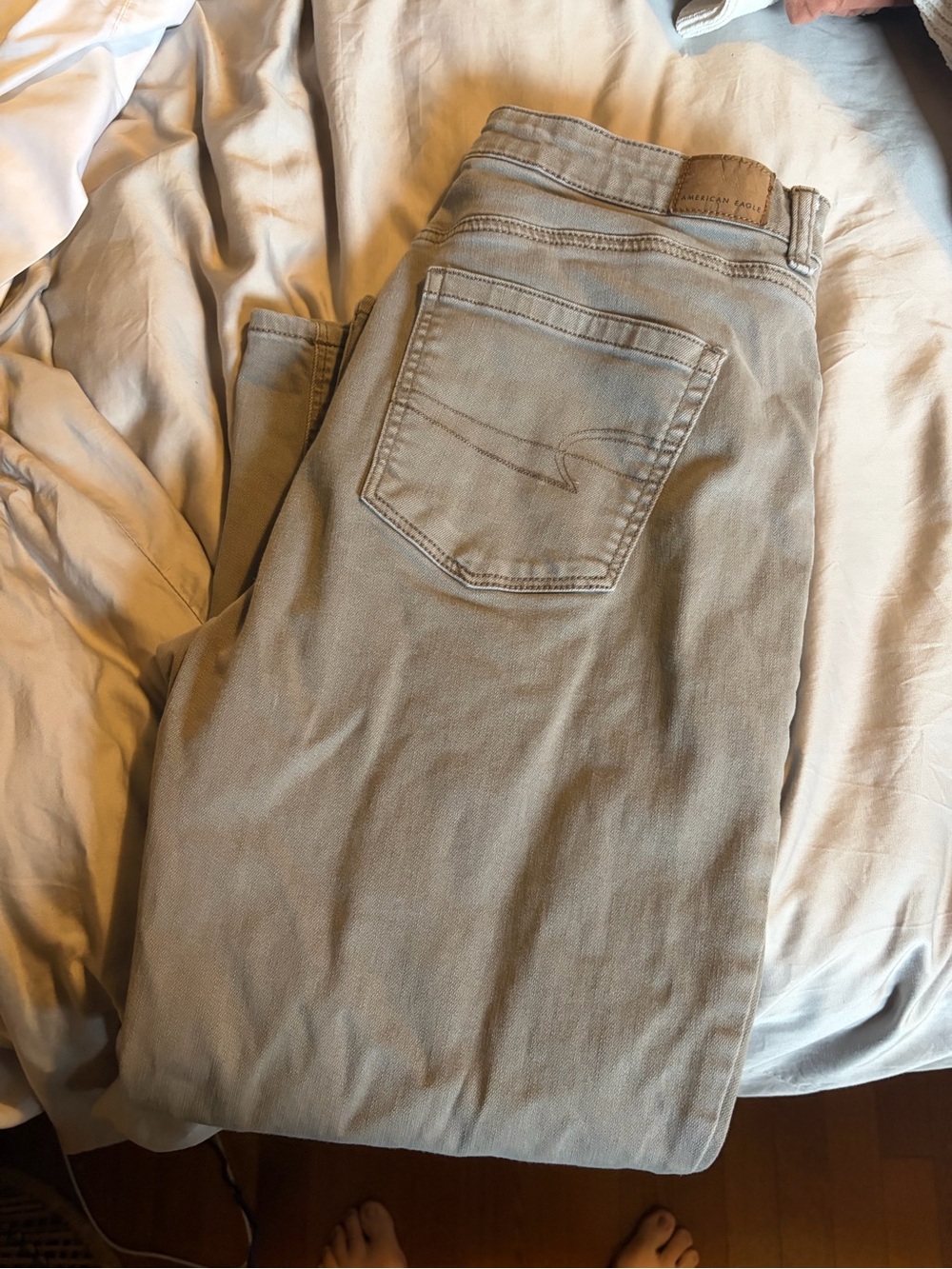 American Eagle Outfitters Women's Straight Jeans in Light Olive Green